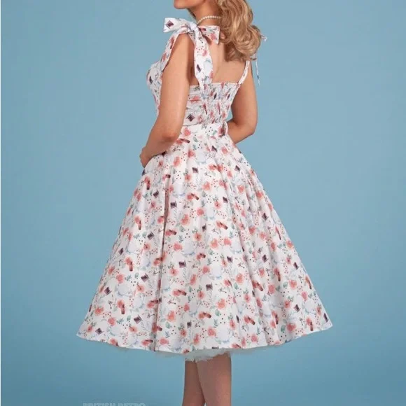 IN SEARCH OF British retro suzy-Q jump down the rabbit hole dress!! - Picture 4 of 4